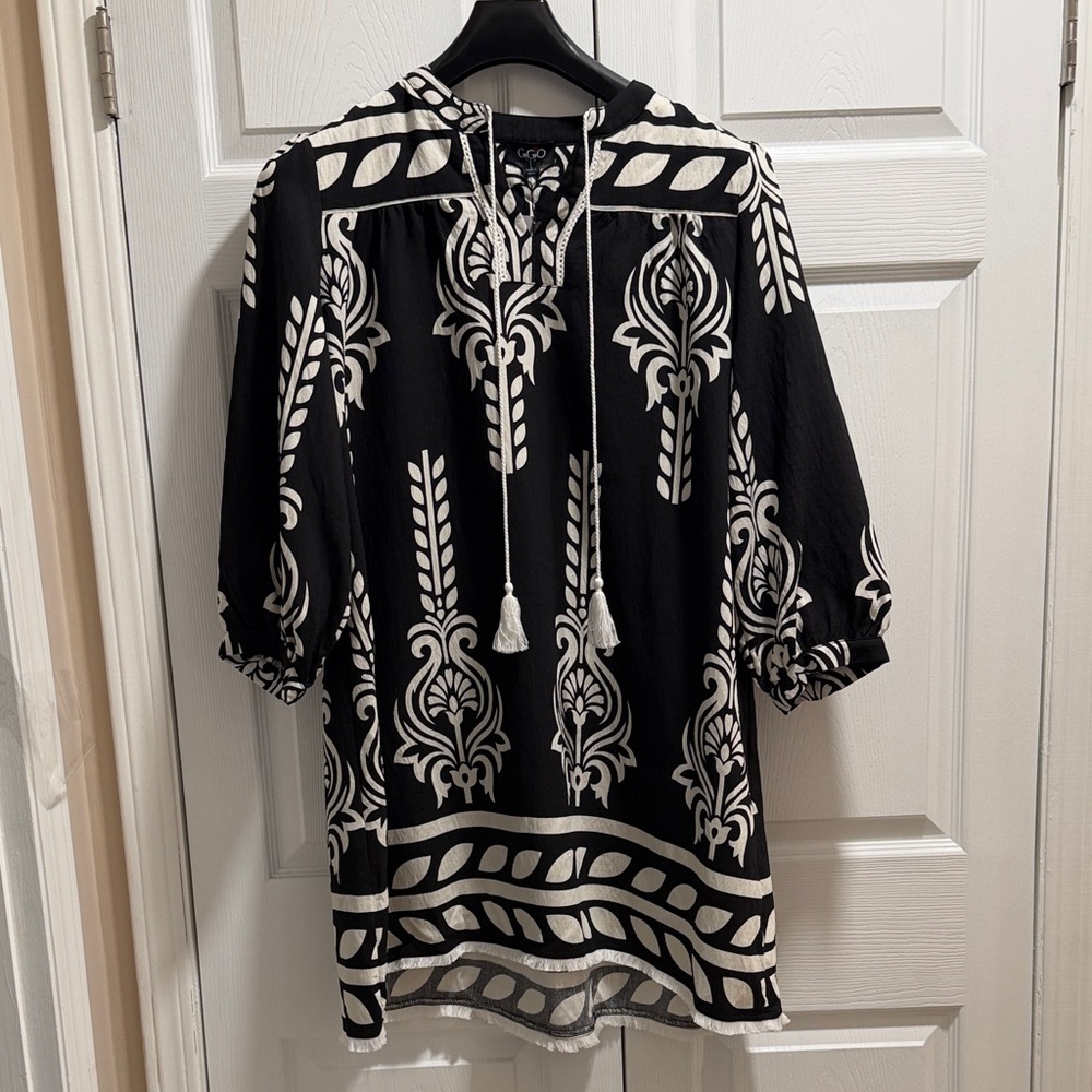 Chic Black and White Patterned Midi Dress